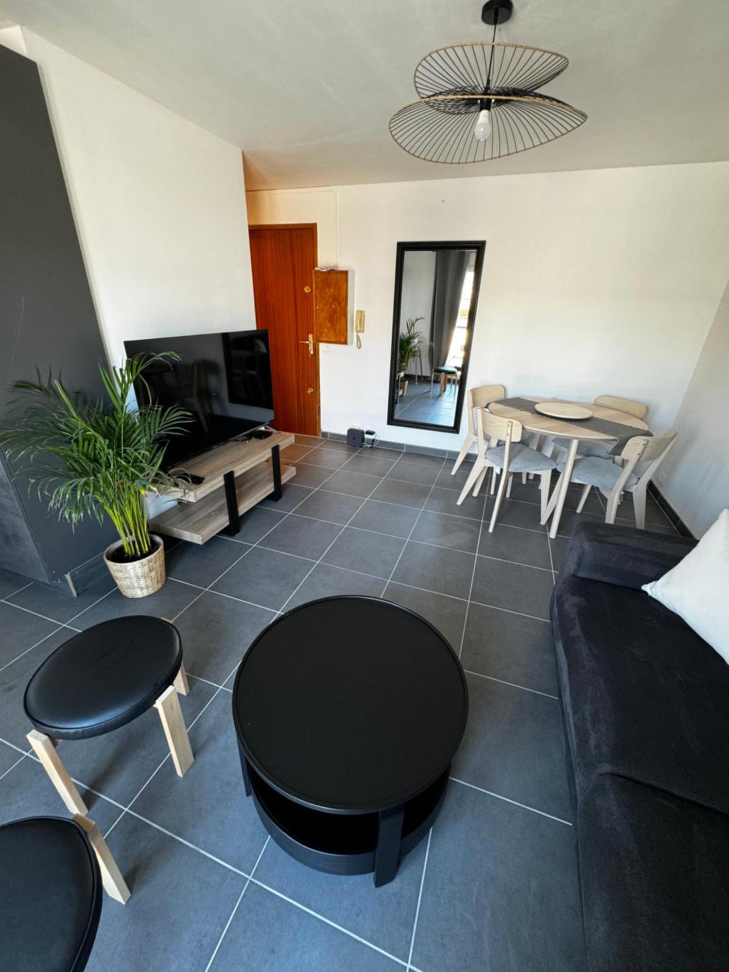 Au Coeur De Port Apartment Bagian luar foto